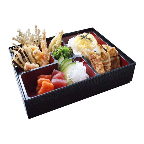 Tempura, Sashimi mit Reis, Gyoza, Seetangsalat Bento